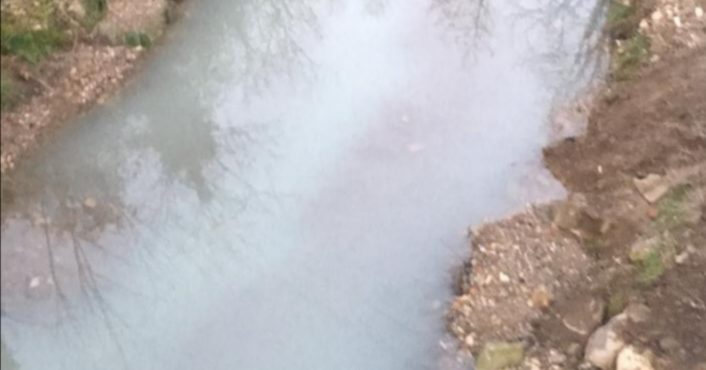 Basso Sebino – nuovi sversamenti nel torrente Uria, l’acqua diventa bianca