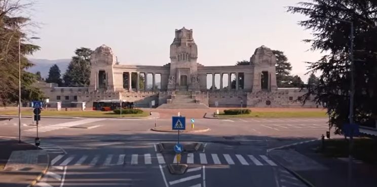 il Video del Comune di Bergamo, una città deserta mentre i dottori salvano vite